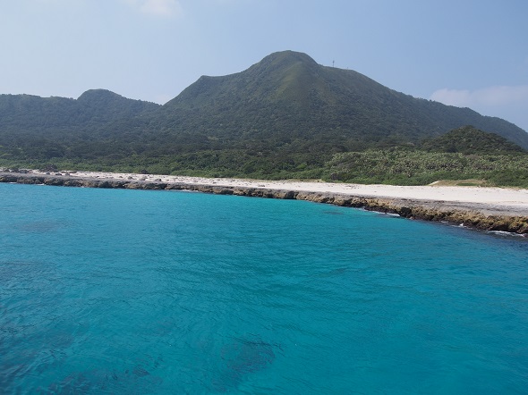 海と山と空