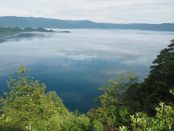 霧の十和田湖3