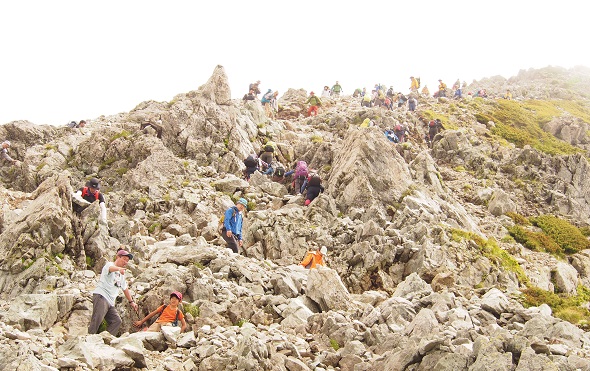 登山中