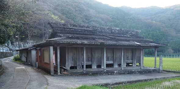 椎根の石屋根2