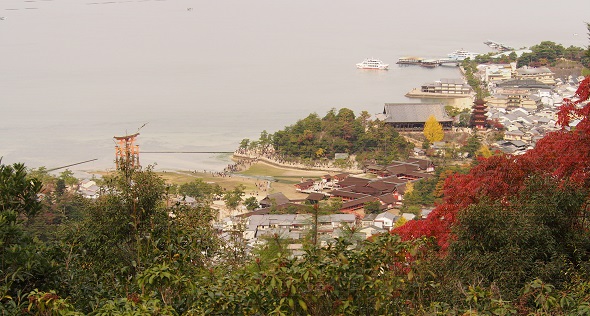 神社全景